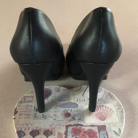🌸New Black Heels..NWOT - Picture 5 of 7